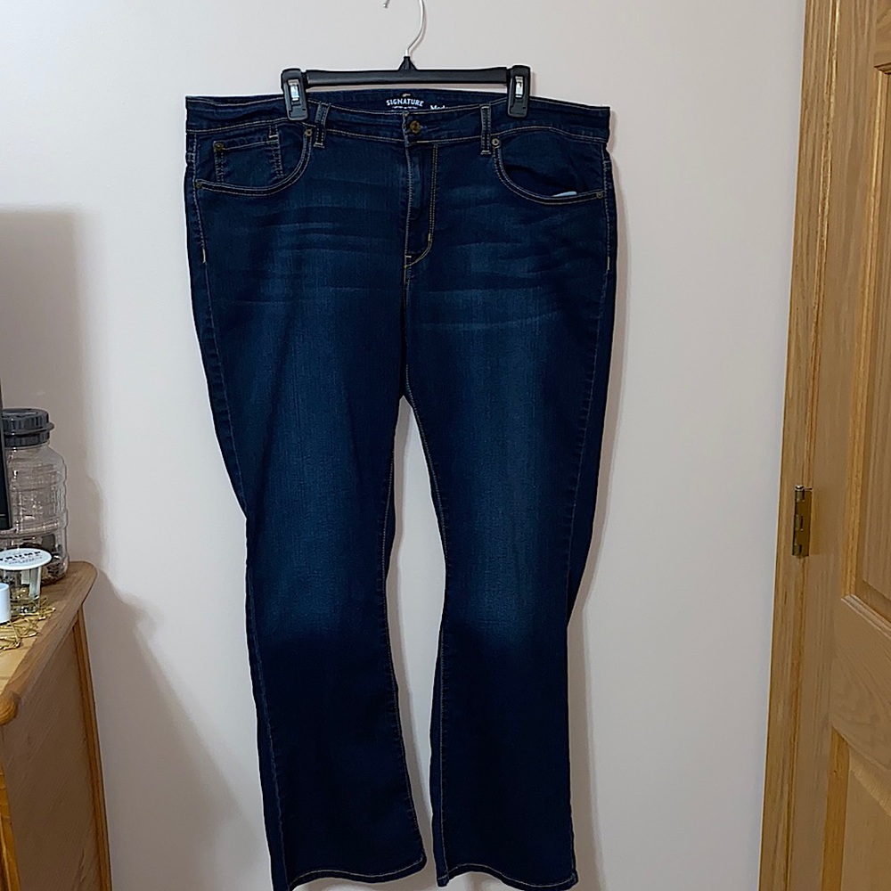 Signature Levi Strauss Modern Boot Cut Jeans